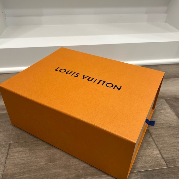 Louis Vuitton Run Away Sneakers *NEW, NEVER WORN* - Picture 13 of 15